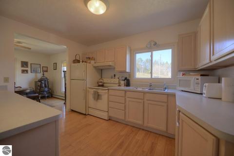 7201 E Lincoln Rd, Cedar, MI 49621 photo 11