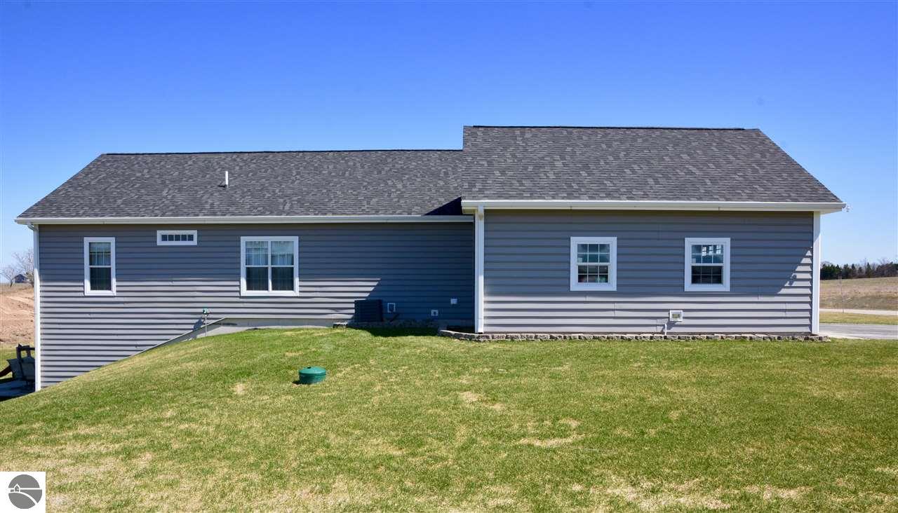 7509 E Meadows Dr, Cedar, MI 49621 photo 5
