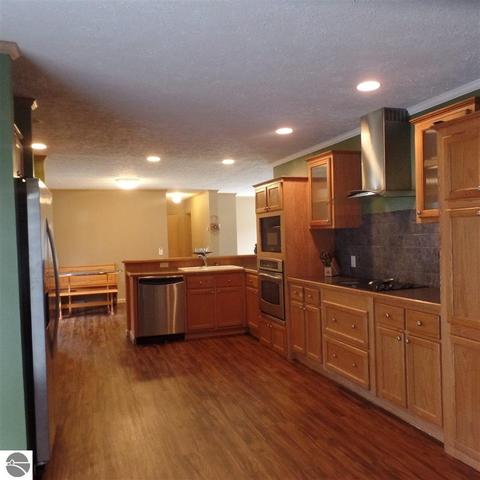 8245 E Baseline Rd, Mount Pleasant, MI 48858 photo 9