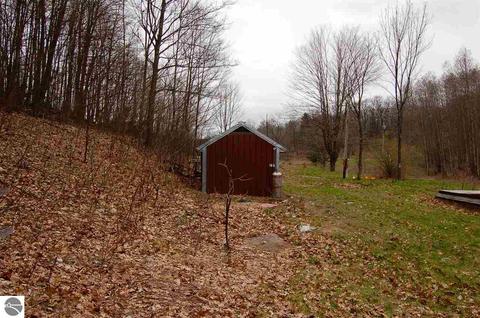 4687 Vinton Rd, Williamsburg, MI 49690 photo 6