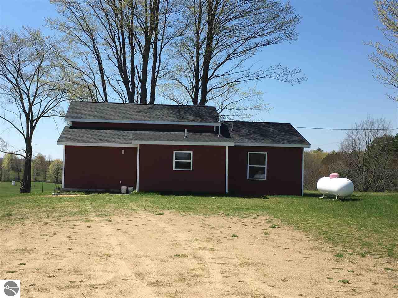11985 W Walton Rd, Blanchard, MI 49310 photo 4