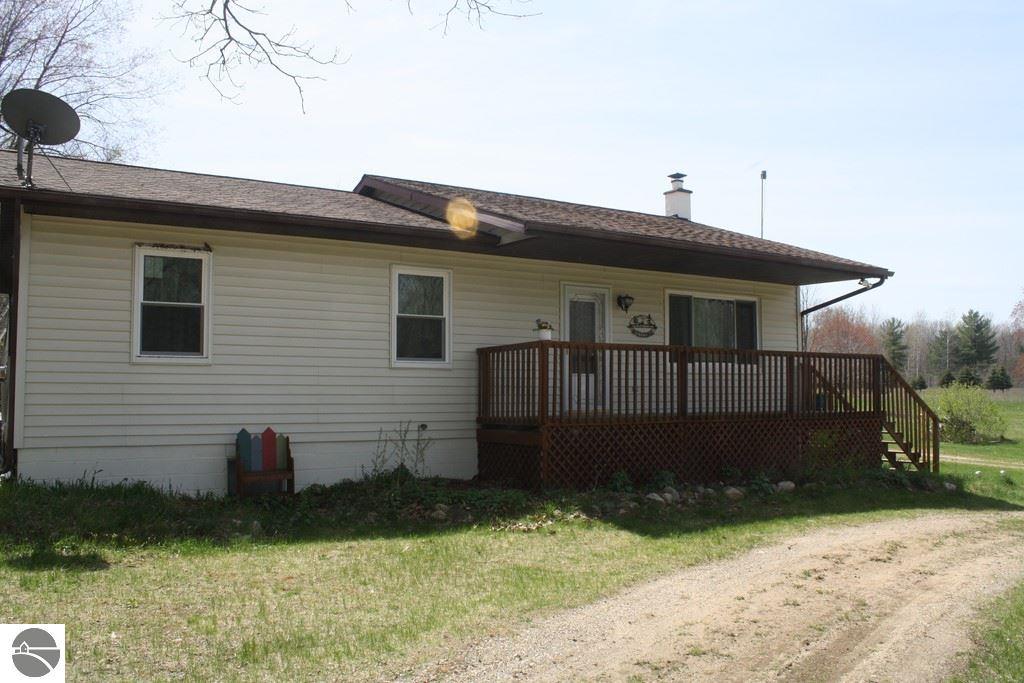 5750 E North County Line Rd, Edmore, MI 48829 photo 3