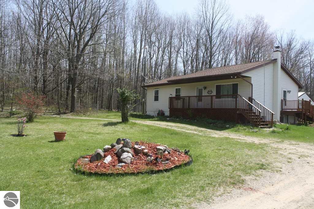 5750 E North County Line Rd, Edmore, MI 48829 photo 1