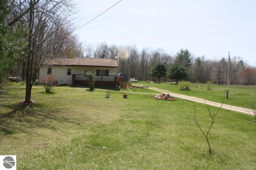 5750 E North County Line Rd, Edmore, MI 48829 photo 2