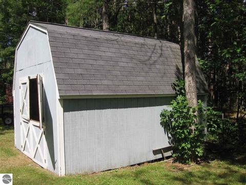 978 Rohlfs Ln, Lupton, MI 48635 photo 30