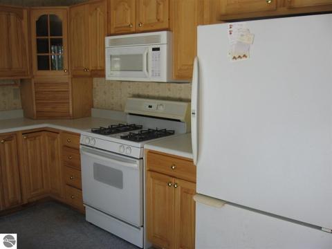 978 Rohlfs Ln, Lupton, MI 48635 photo 12