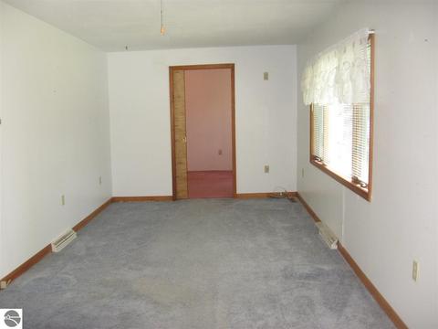 978 Rohlfs Ln, Lupton, MI 48635 photo 9