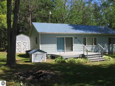 978 Rohlfs Ln, Lupton, MI 48635 photo 2