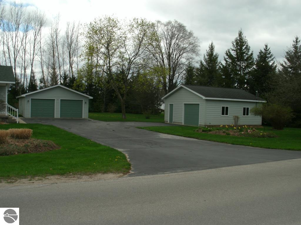406 E Third St, Elk Rapids, MI 49629 photo 3