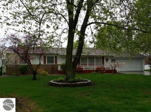 511 Barber St, Ithaca, MI 48847 photo 2
