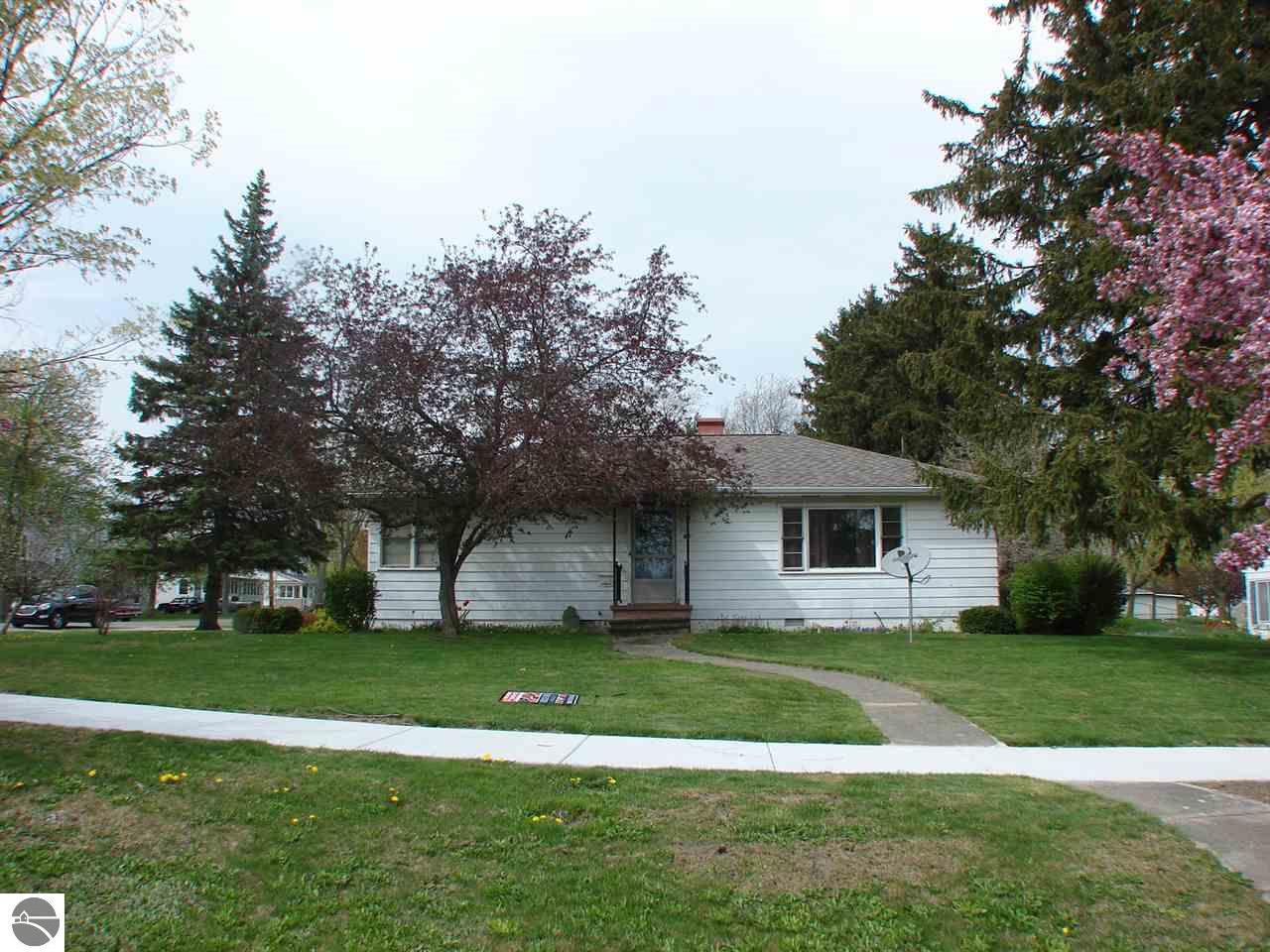 130 W Emerson St, Ithaca, MI 48847 photo 4