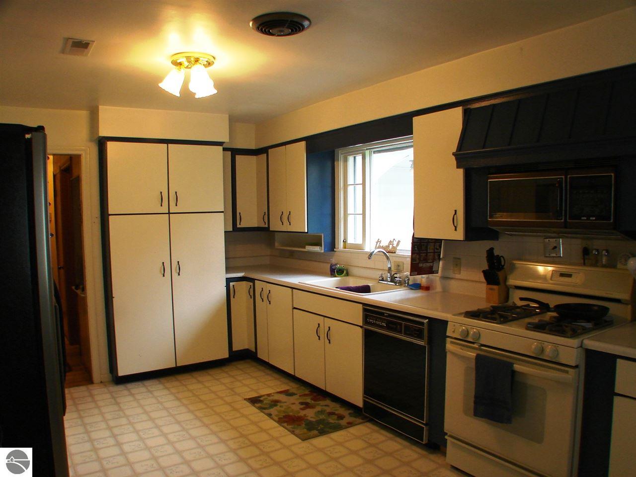 130 W Emerson St, Ithaca, MI 48847 photo 27