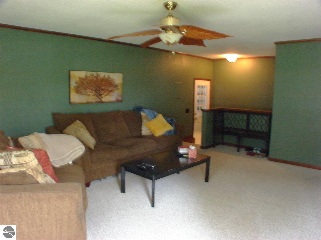 130 W Emerson St, Ithaca, MI 48847 photo 5