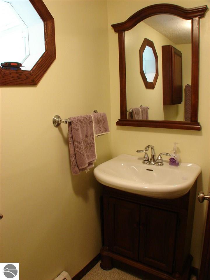 130 W Emerson St, Ithaca, MI 48847 photo 8