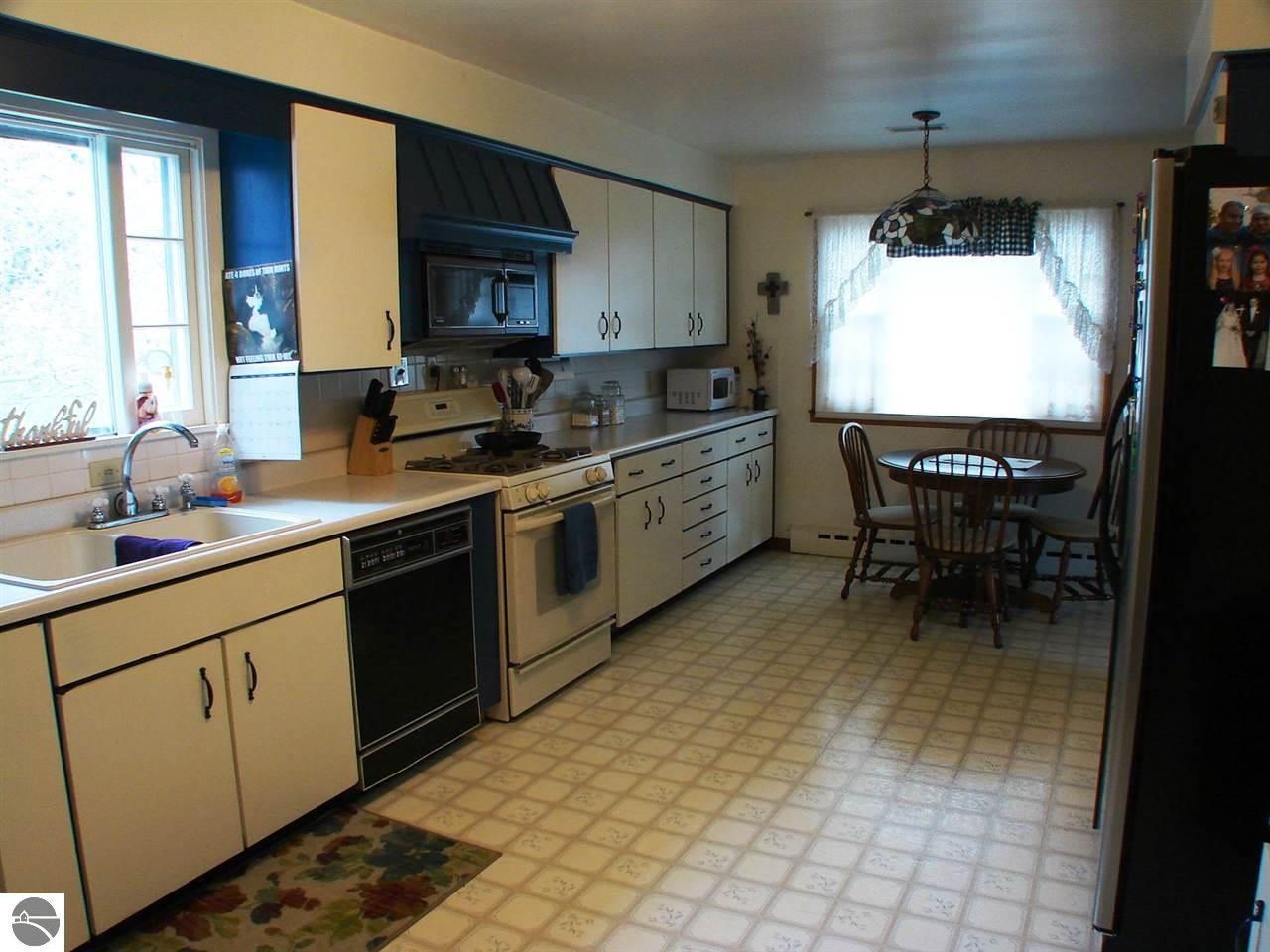 130 W Emerson St, Ithaca, MI 48847 photo 31