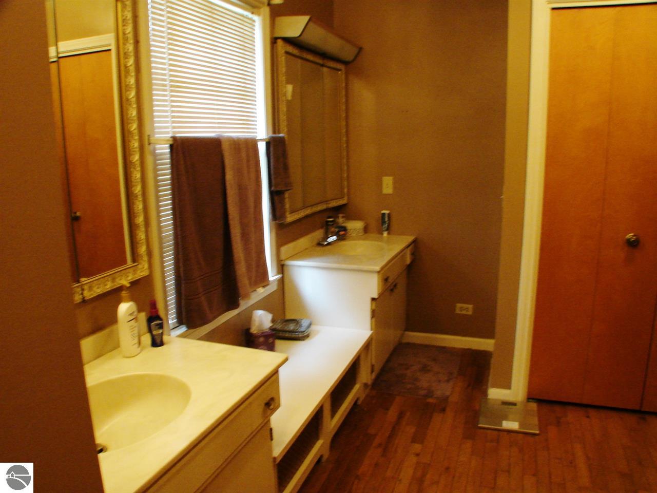 130 W Emerson St, Ithaca, MI 48847 photo 13