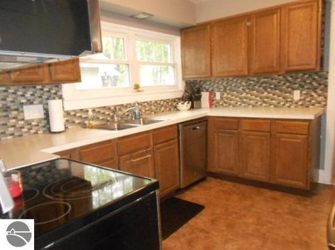 212 Emerson St, Ithaca, MI 48847 photo 10