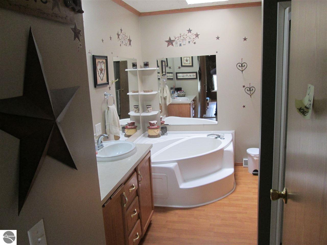7194 Sponseller Dr, Shepherd, MI 48883 photo 10