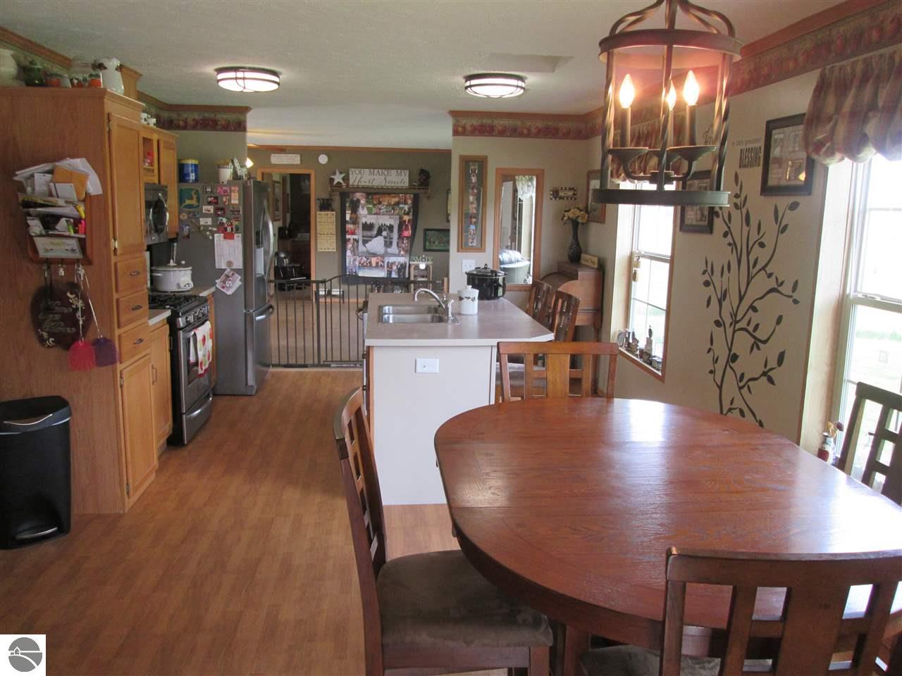 7194 Sponseller Dr, Shepherd, MI 48883 photo 2