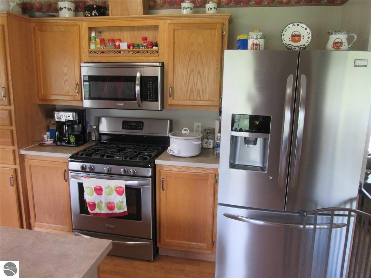 7194 Sponseller Dr, Shepherd, MI 48883 photo 5