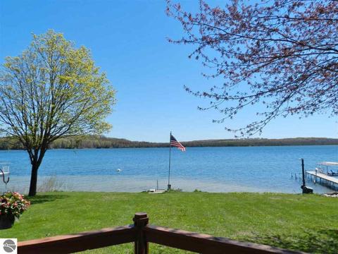 4271 S Laskey Trl, Cedar, MI 49621 photo 1