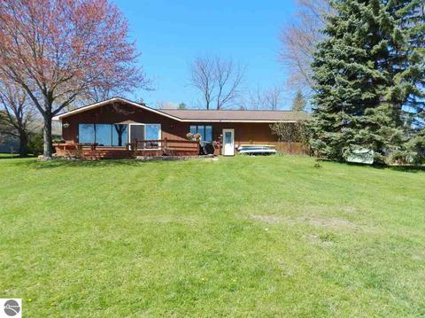 4271 S Laskey Trl, Cedar, MI 49621 photo 3