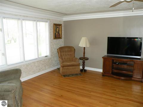 131 W Second, Gladwin, MI 48624 photo 18