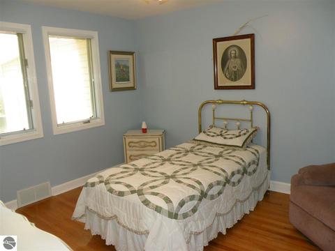 131 W Second, Gladwin, MI 48624 photo 7