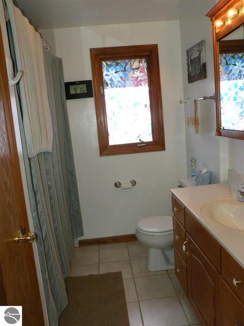 131 W Second, Gladwin, MI 48624 photo 8