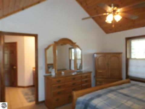 5755 Linksview Way, Gladwin, MI 48624 photo 6
