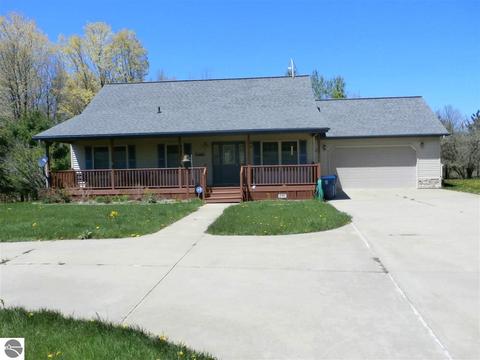 5755 Linksview Way, Gladwin, MI 48624 photo 2