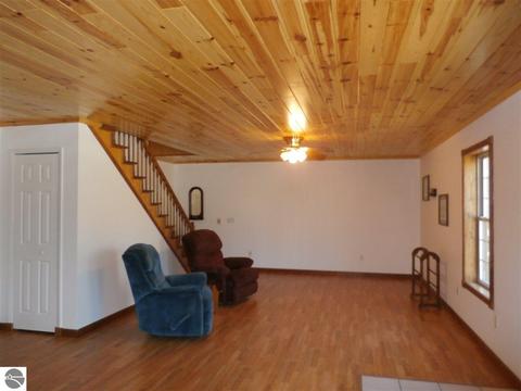 5755 Linksview Way, Gladwin, MI 48624 photo 9