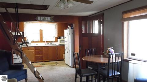 2376 Silverwood Dr, Lupton, MI 48635 photo 5