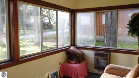 2376 Silverwood Dr, Lupton, MI 48635 photo 7