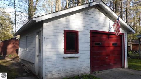 2376 Silverwood Dr, Lupton, MI 48635 photo 3