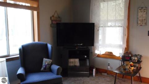 2376 Silverwood Dr, Lupton, MI 48635 photo 4