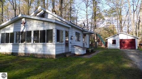 2376 Silverwood Dr, Lupton, MI 48635 photo 1