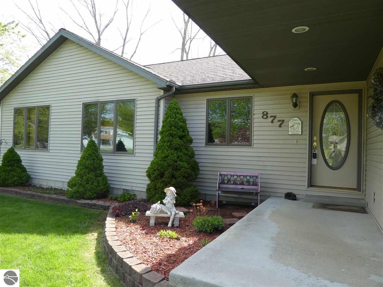 877 Riverview, Alma, MI 48801 photo 6