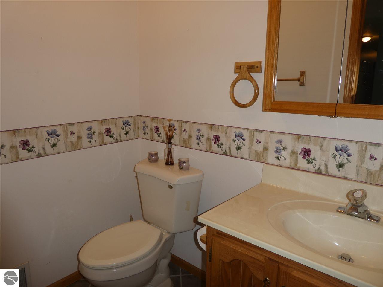 877 Riverview, Alma, MI 48801 photo 28