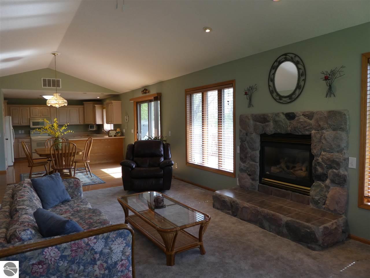 877 Riverview, Alma, MI 48801 photo 16