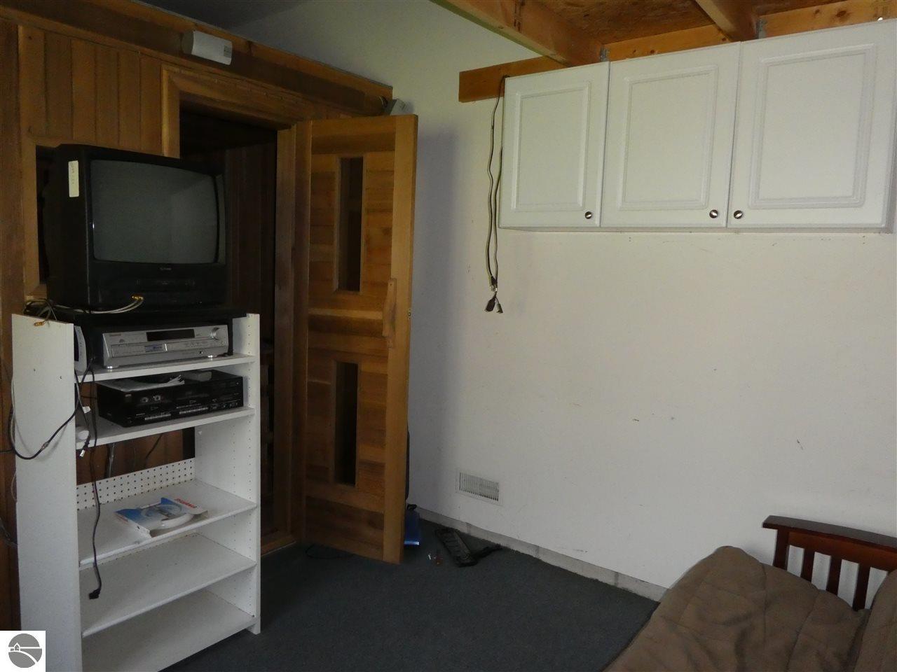 877 Riverview, Alma, MI 48801 photo 30