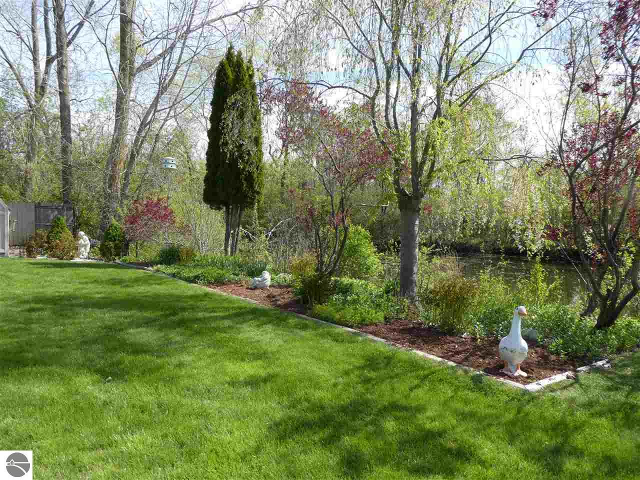 877 Riverview, Alma, MI 48801 photo 37