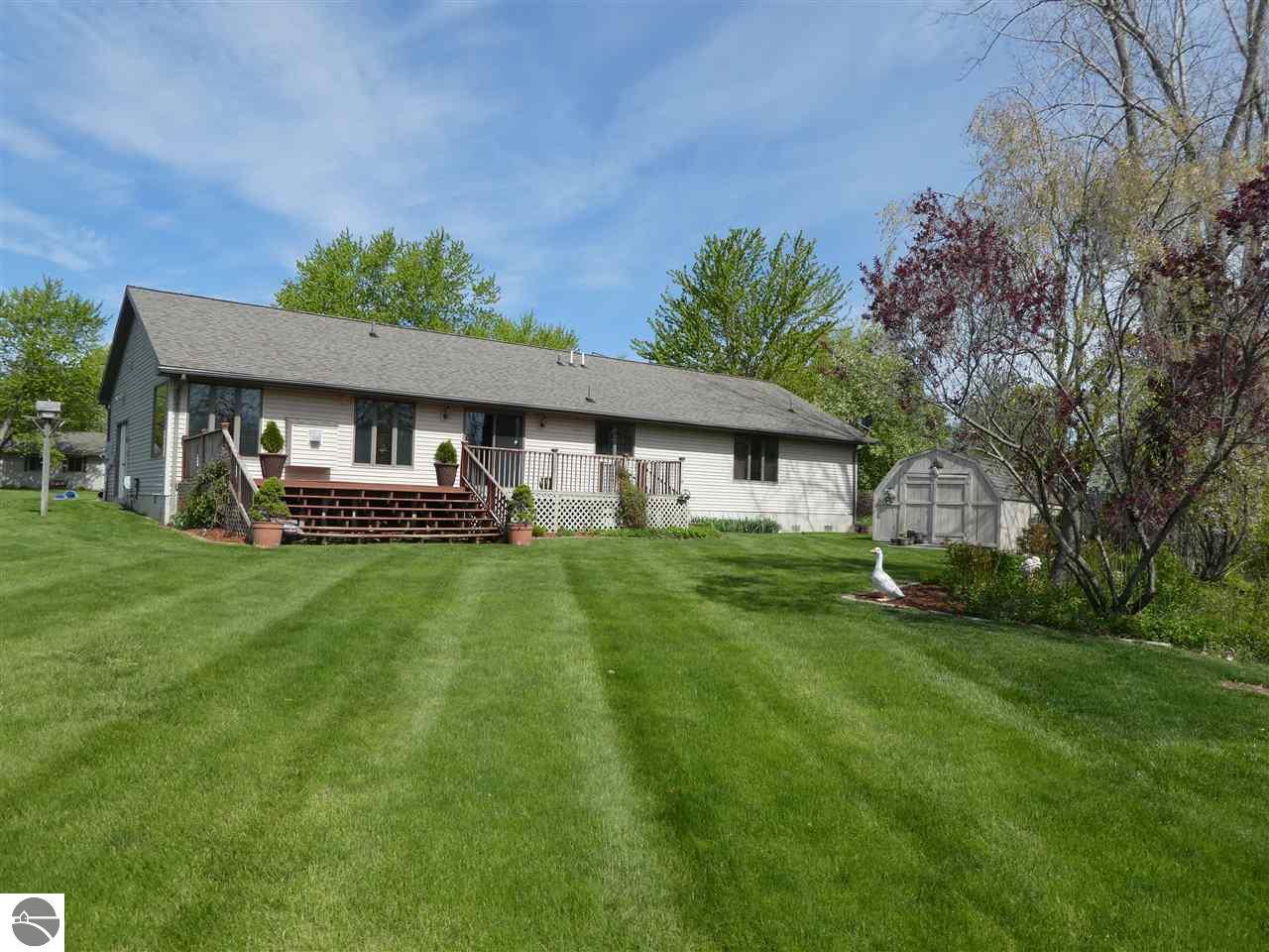 877 Riverview, Alma, MI 48801 photo 4