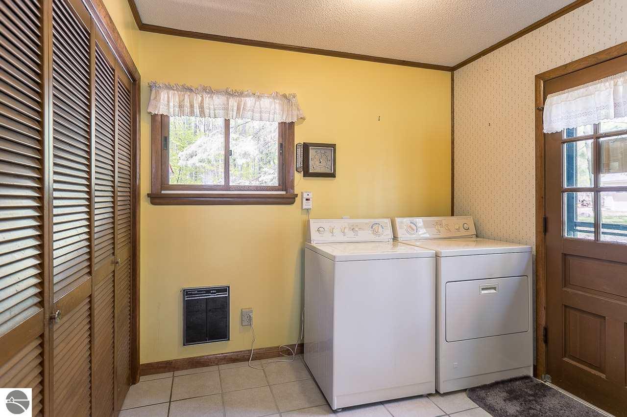 172 E Traverse Lake Rd, Cedar, MI 49621 photo 17