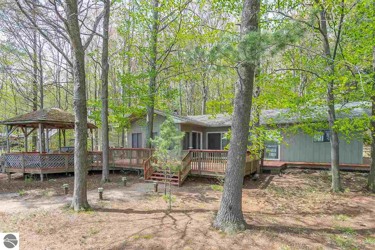 172 E Traverse Lake Rd, Cedar, MI 49621 photo 5