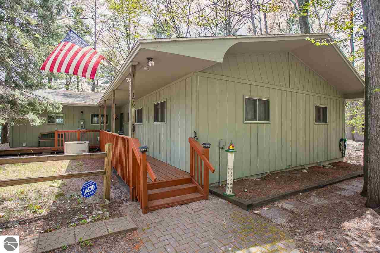 172 E Traverse Lake Rd, Cedar, MI 49621 photo 11