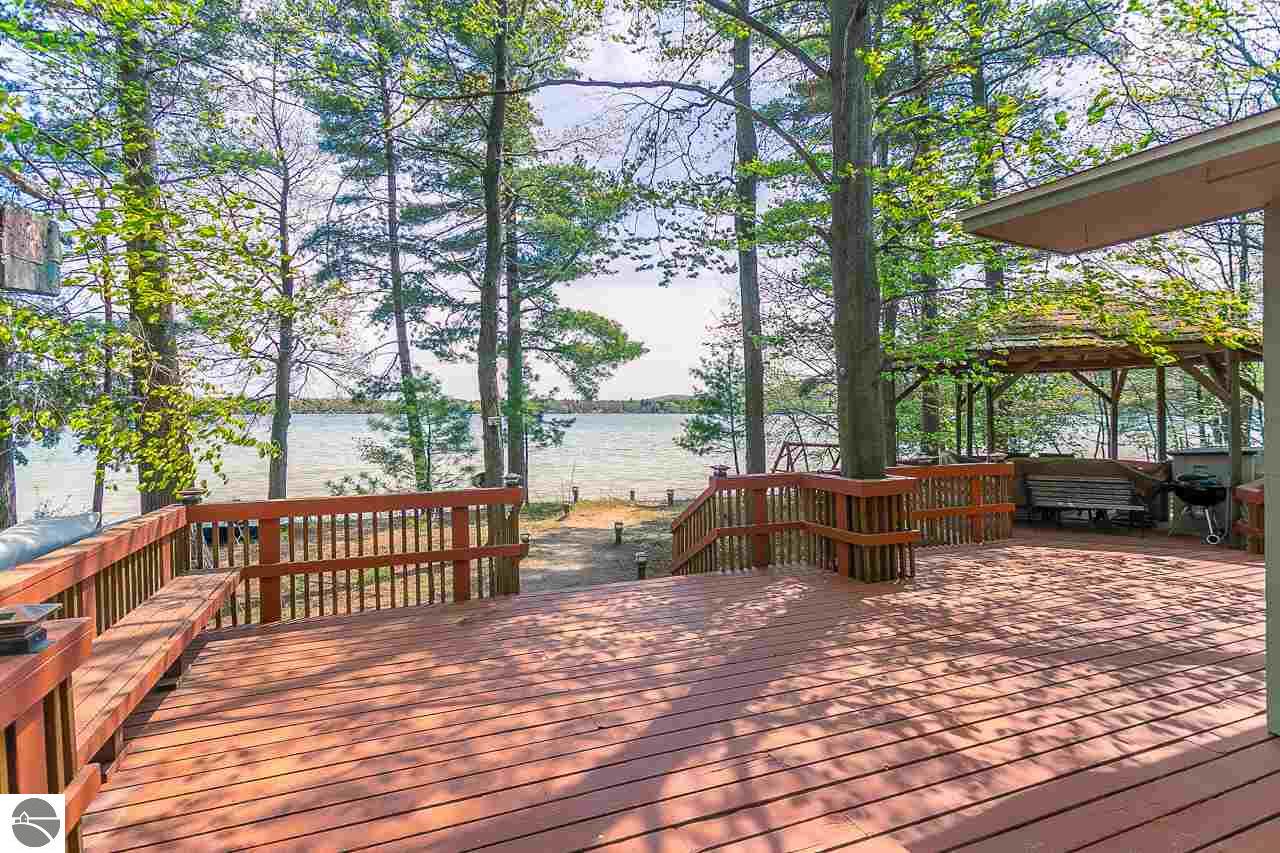 172 E Traverse Lake Rd, Cedar, MI 49621 photo 9