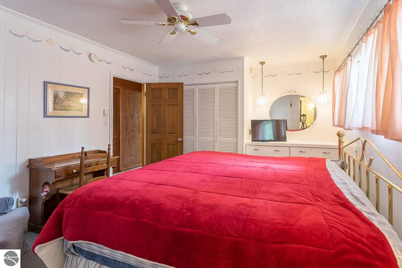 172 E Traverse Lake Rd, Cedar, MI 49621 photo 23