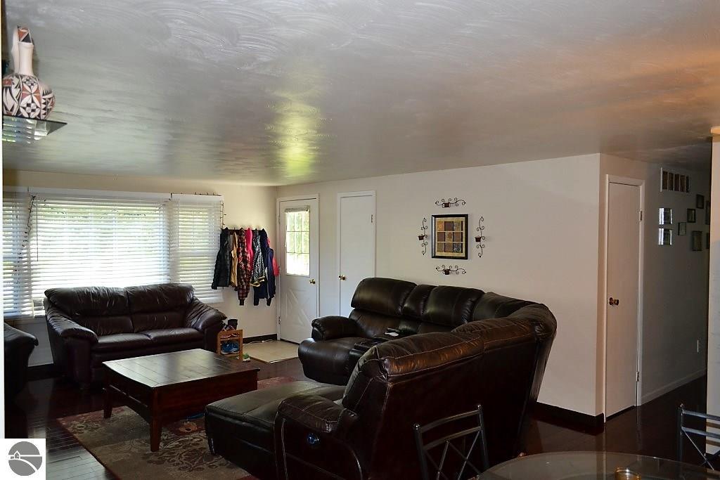 135 E Central Ave, Shepherd, MI 48883 photo 2