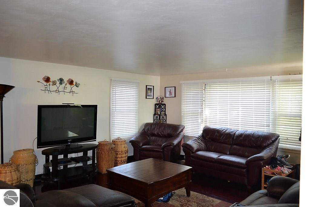 135 E Central Ave, Shepherd, MI 48883 photo 3